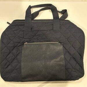 Quilted weekend navy‎ bag with gold hard ware